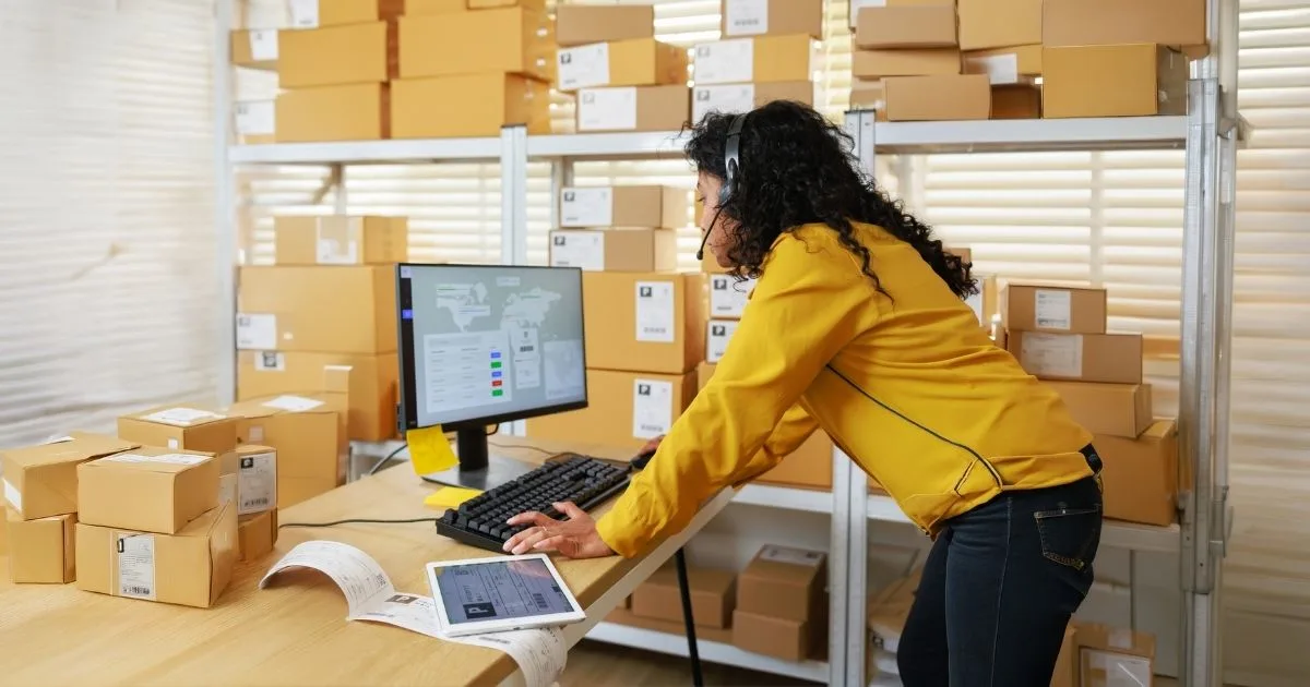 What Is Logistics Outsourcing FI